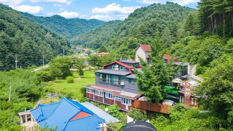 Exterior & Views 2, Chuncheon Thegangchon Pension, Chuncheon