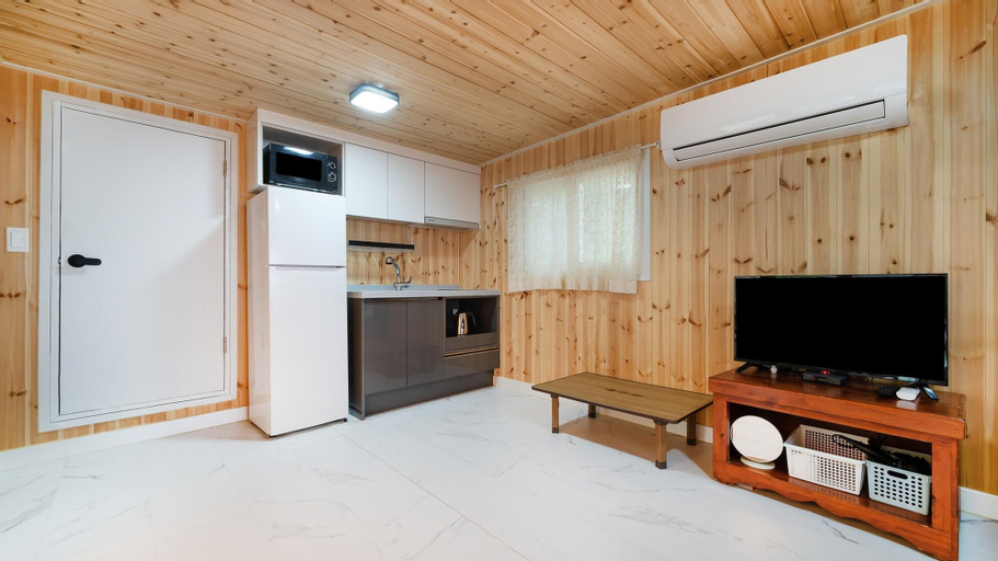 Dining Room 9