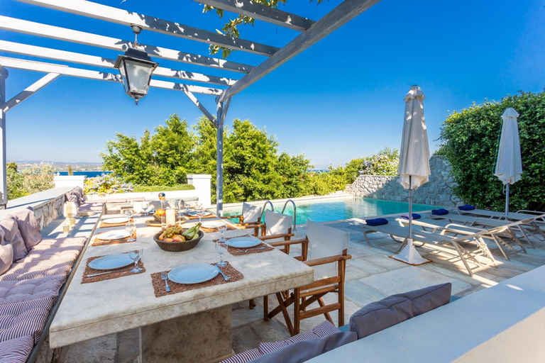4, Villa Scirocco, Attica
