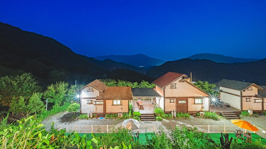 Exterior & Views 2, Gapyeong sky pet Family Dogchae Pension, Gapyeong