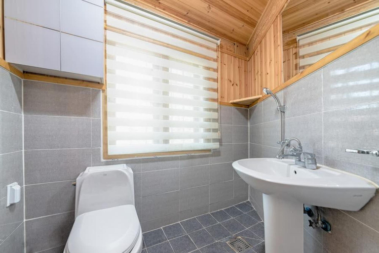 Bathroom 3, Ganghwa Izba Pension, Ganghwa