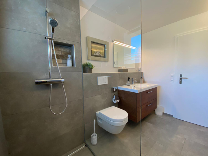Bathroom 1, Lakelodge Romanshorn, Bodensee