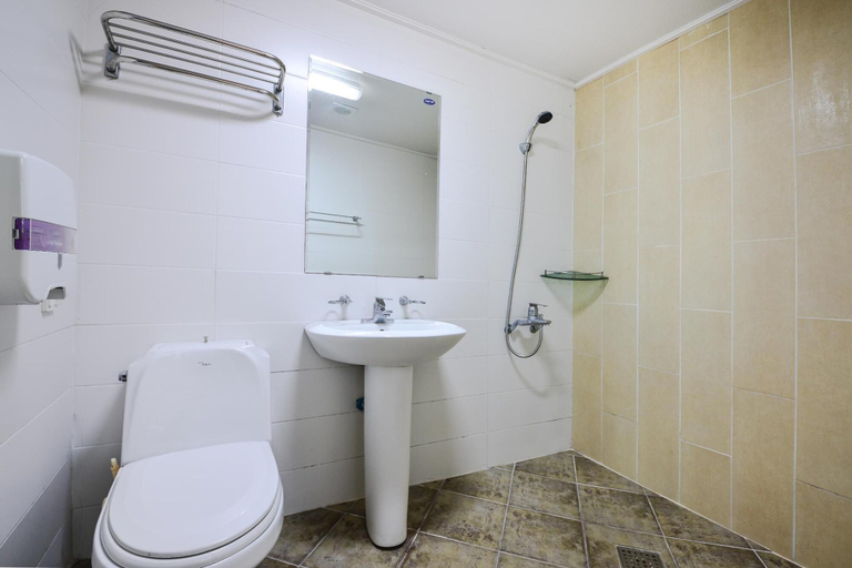 Bathroom 3, Namhae Liebe Pension, Namhae