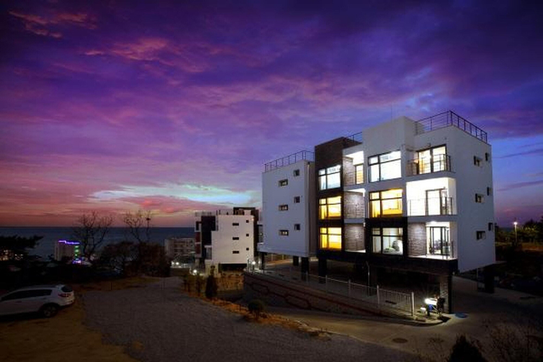 Exterior & Views 2, Donghae Haru Pension, Donghae