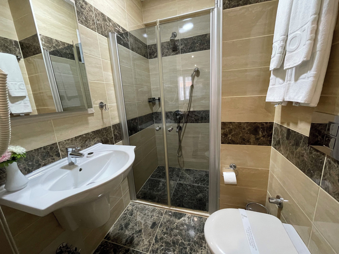 Bathroom 5, Gul Hotel, Şişli
