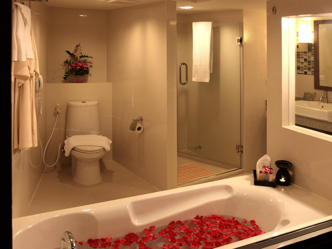 Bathroom 15