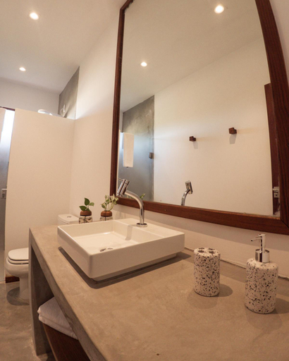 Bathroom 2, Vila Mistral, Touros