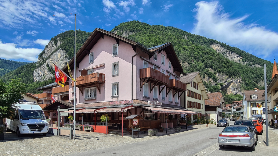 Exterior & Views 18