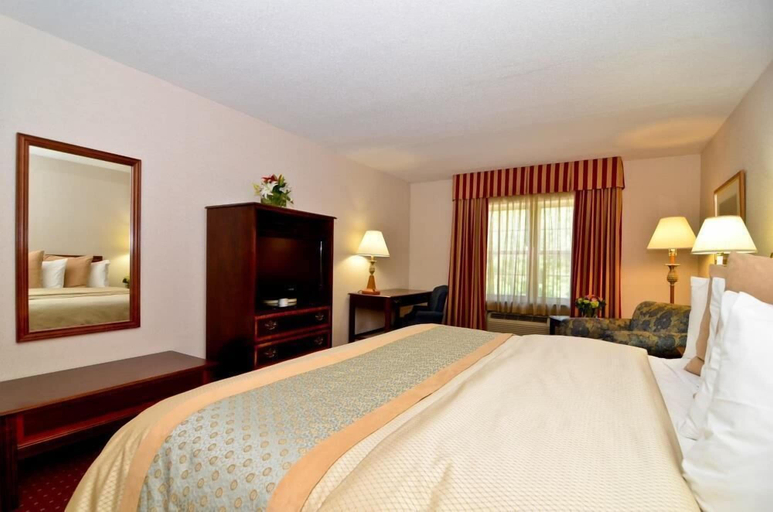 Bedroom 3, Best Western PLUS Morristown Inn-Florham Park, Morris