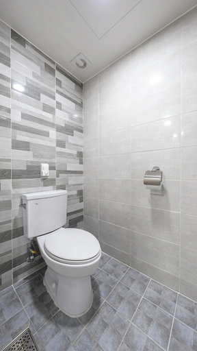Bathroom 4, Donghae Haru Pension, Donghae