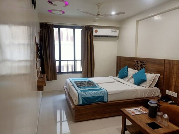 Bedroom 4, Hotel Citizen- Surat, Surat