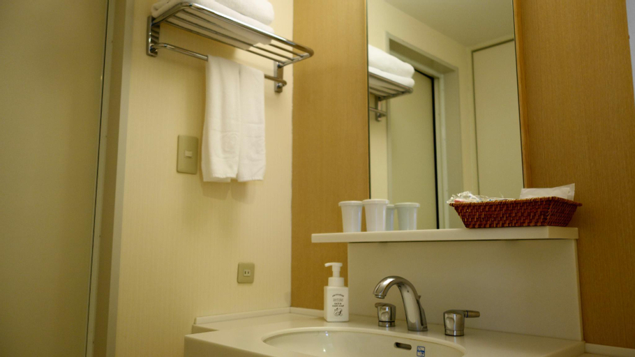 Bathroom 4