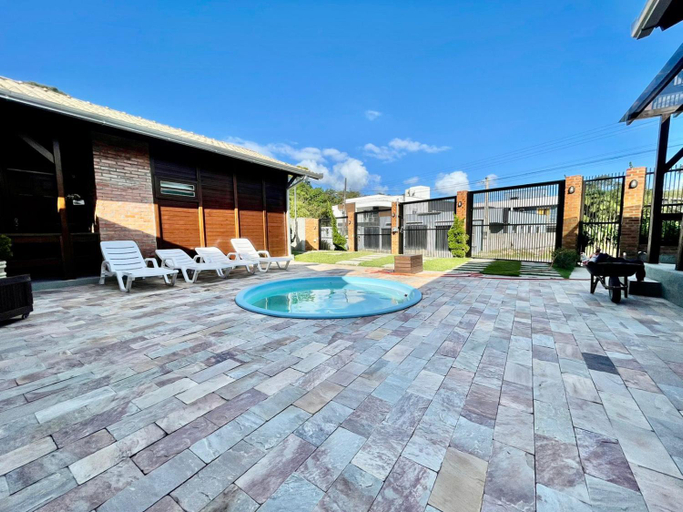 Sport & Beauty, Cabana com piscina - 5 min a pe da praia - Porto Belo, Porto Belo