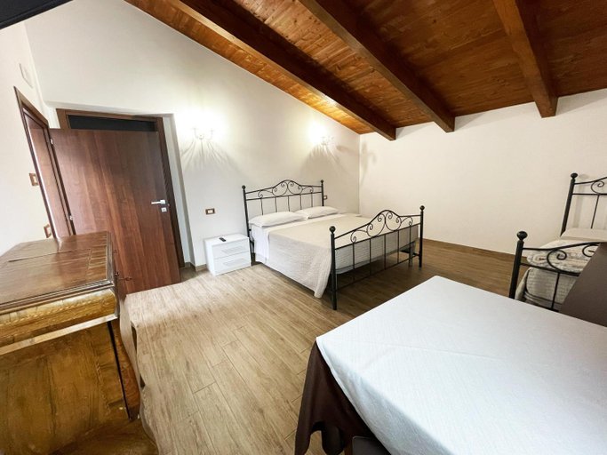 Others 2, Tenuta Morrone, Salerno