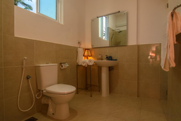 Bathroom, Savenrose Beach Villa, Weligama