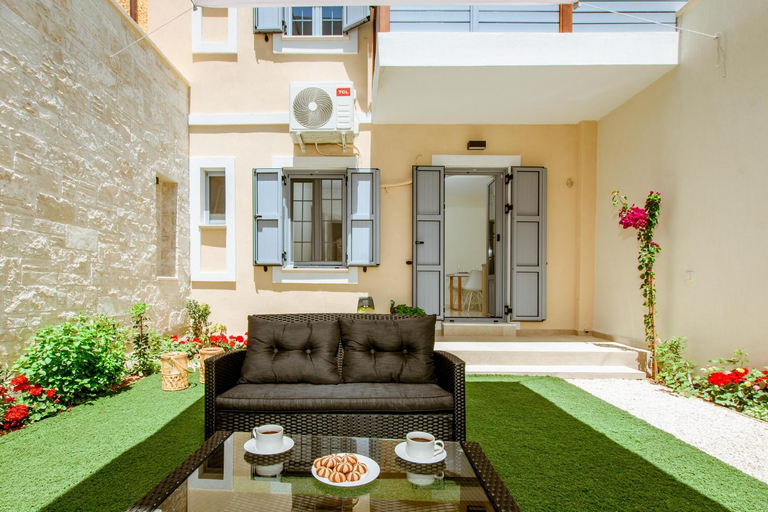 Facilities 3, Emeli Suites, Crete