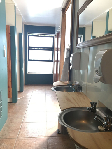 Bathroom, Kanuka Ridge Lodge and Backpackers, Tasman