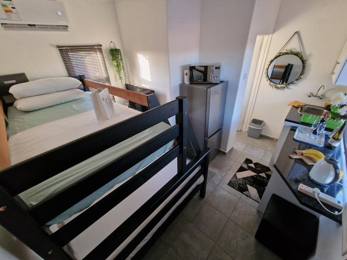 Others 5, Casa-Pel Tiny House, Palapye