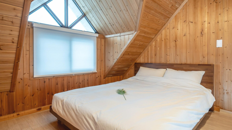 Bedroom 25
