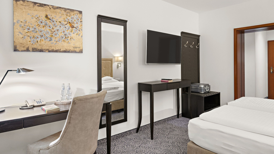 Bedroom 2, Seehotel Mühlenhaus, Barnim
