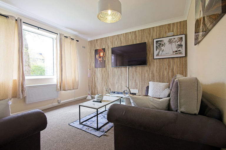 Others 4, Stylish Five Star Rated Apartment, Manchester