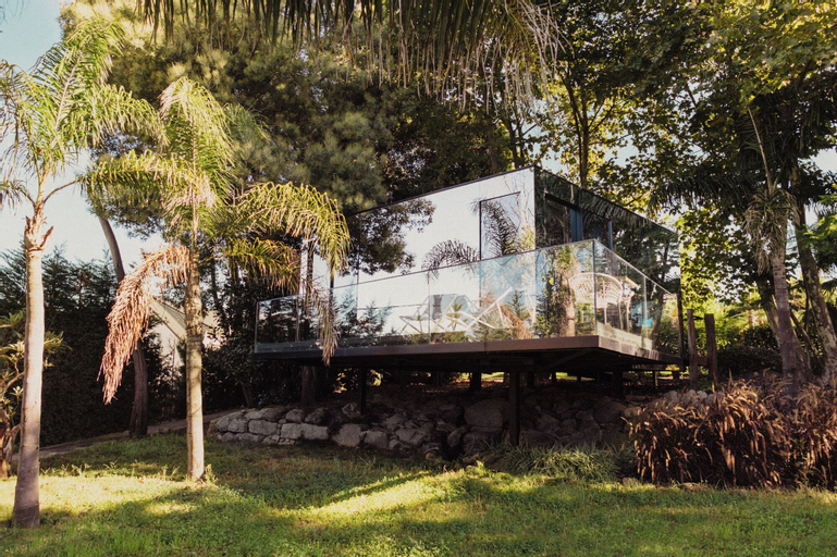 Exterior 4