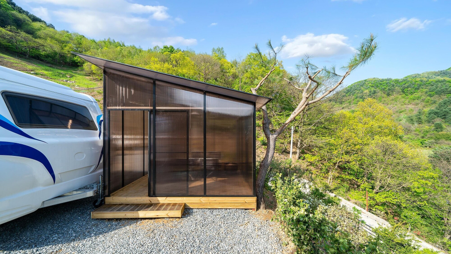Exterior & Views 2, Gapyeong Ddobagi Pet & Spa Glamping, Chuncheon