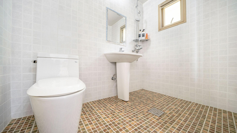 Bathroom 3, Tongyeong Maremio Oceanview Pension, Tongyeong