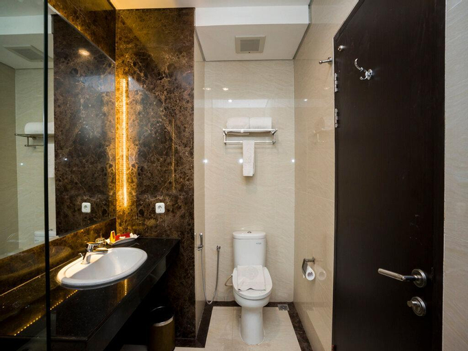 Bathroom 14