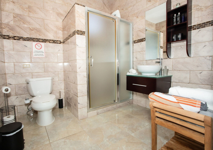 Bathroom 4, EcoMar Rentals Apartment 3/2