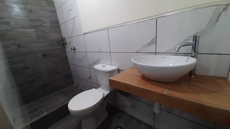 Bathroom 4, Gran Imperial Avenida, Tumbes