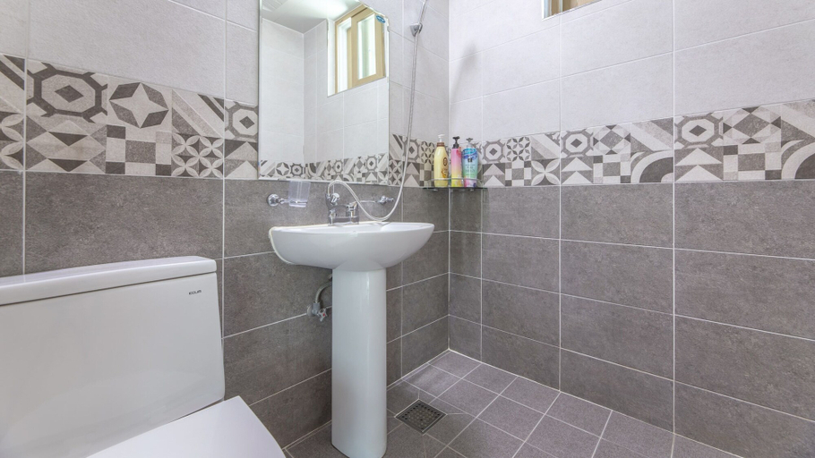 Bathroom 3, Samcheok Greenhyang Pension, Samcheok