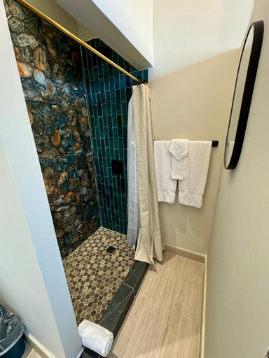 Bathroom 4, MetroArt Hotel
