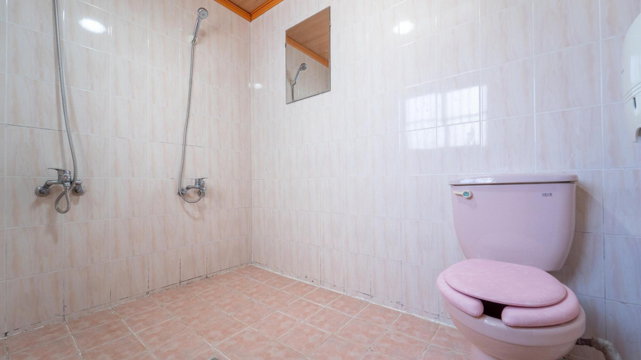 Bathroom 3, Taean Mammose Pension, Taean