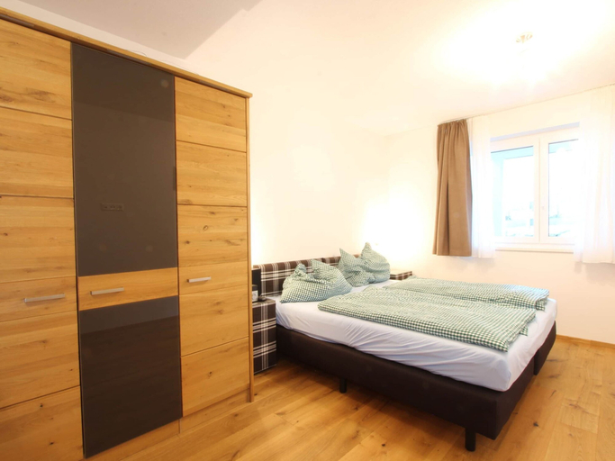 Bedroom 2, Apartment in Neukirchen near Ski Lift, Zell am See
