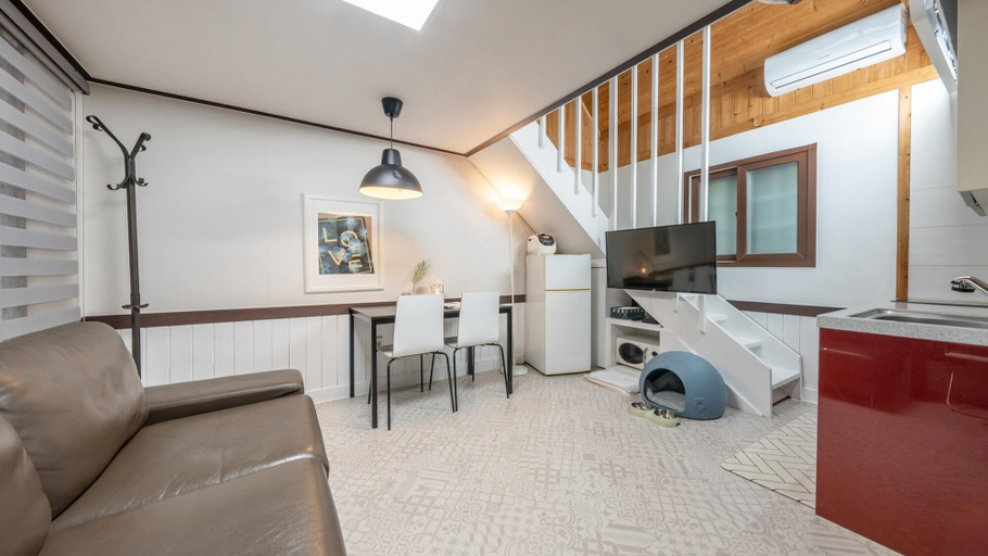 Dining Room 17