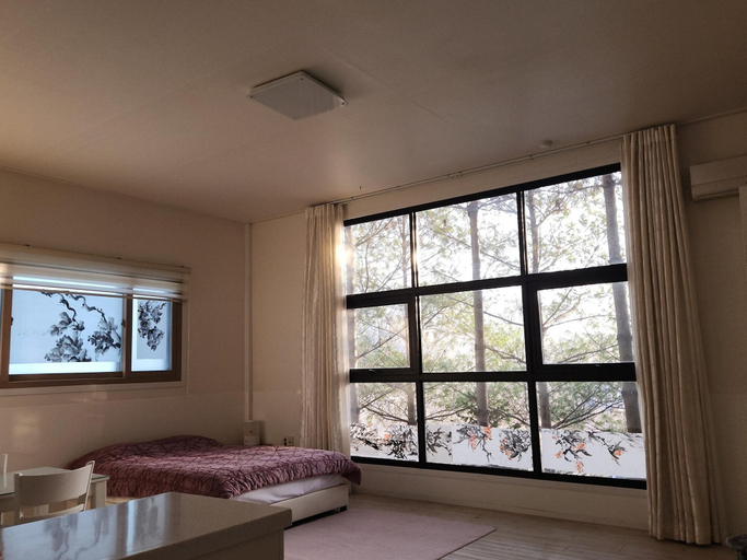Bedroom 3, Gapyeong Yeolhodang Pension, Gapyeong