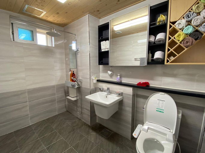 Bathroom 4, Ganghwa Nolumog Byeoljang, Ganghwa