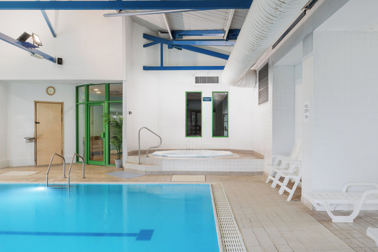 Sport & Beauty 2, Holiday Inn Birmingham M6 Jct7 by IHG, Walsall