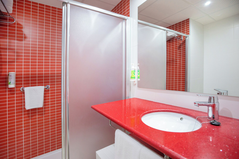 Bathroom 5, Hotel Servigroup Nereo, Alicante