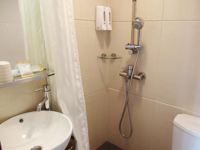 Bathroom 8