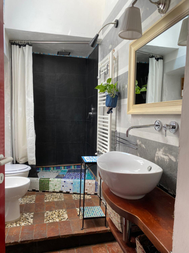Bedroom 3, Vezzhouse, La Spezia