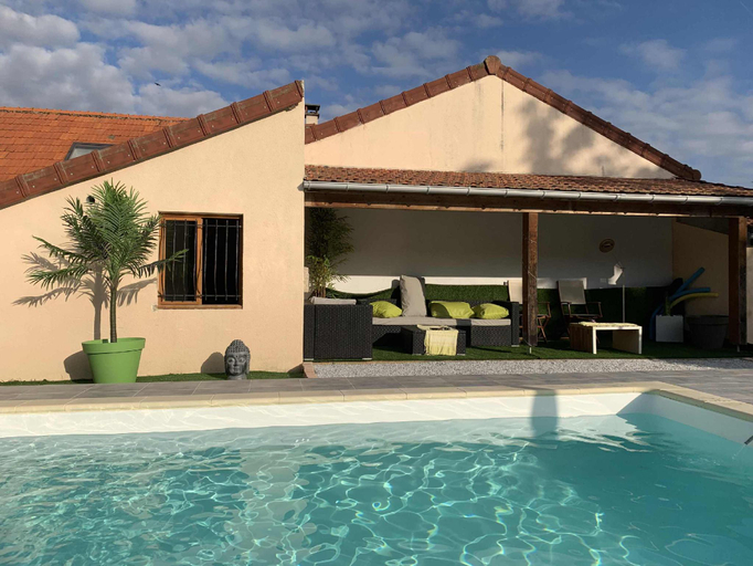 Sport & Beauty 3, Maison Piscine & Jacuzzi, Allier