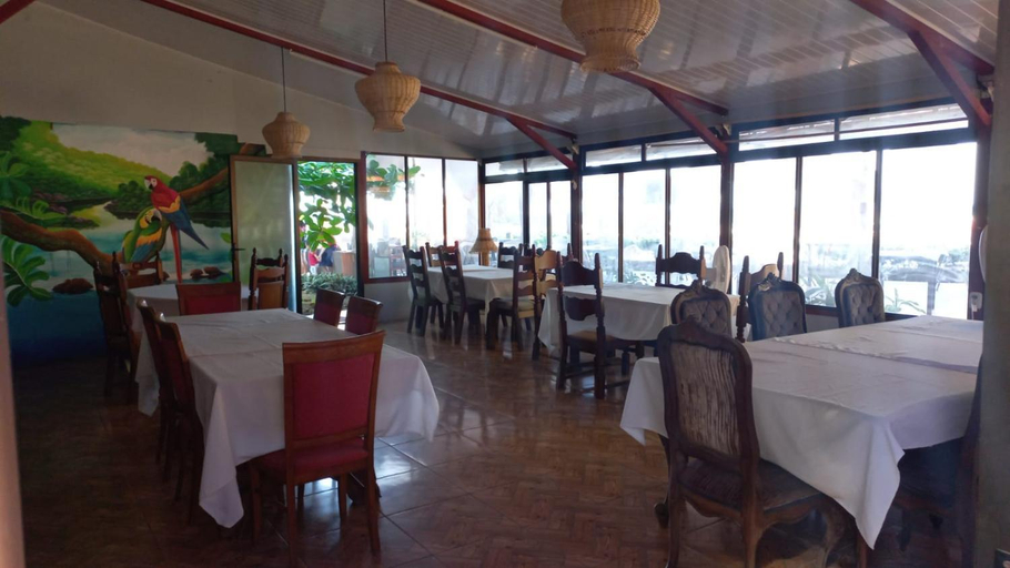 Others 5, Hotel la Cueva Limon, Limón