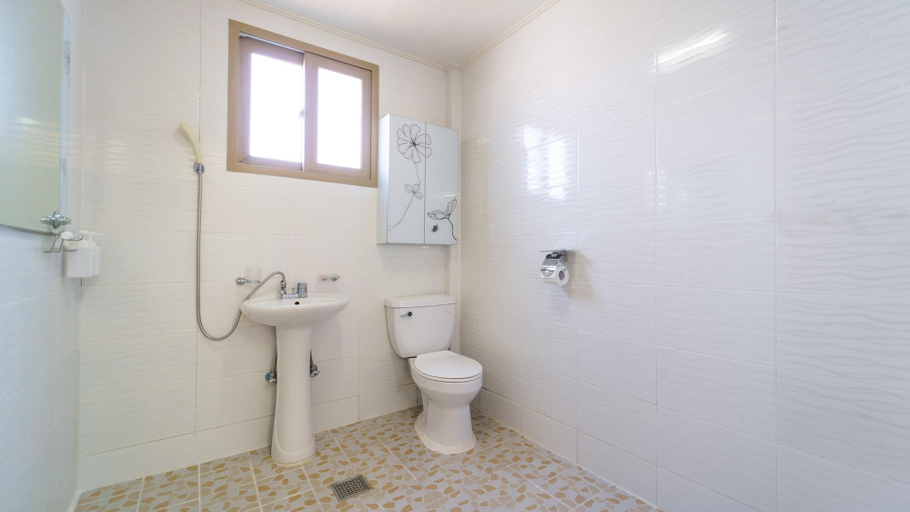 Bathroom 3, Namhae Capetown, Namhae