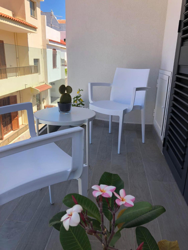 Others 5, Farau B&B, Messina