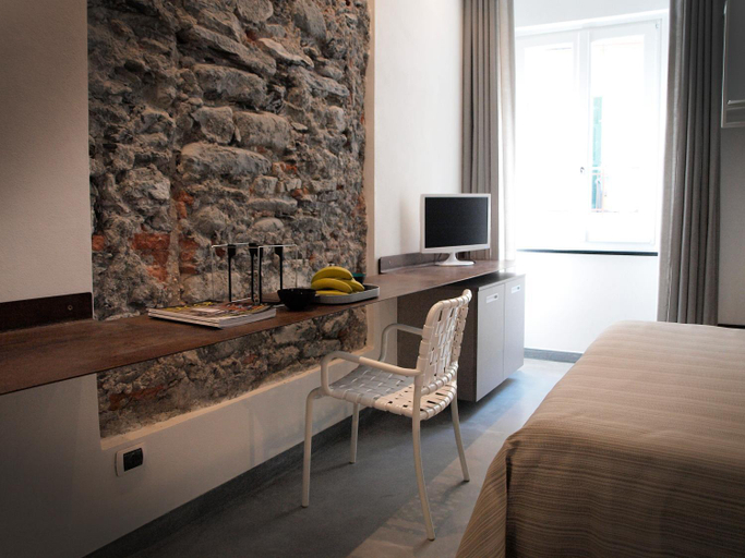 Others 4, Hotel Marina Piccola, La Spezia