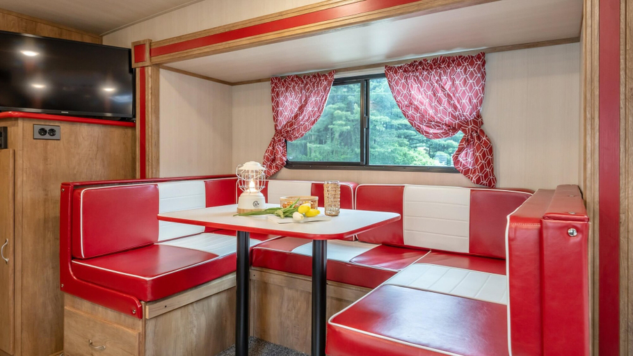 Dining Room 10