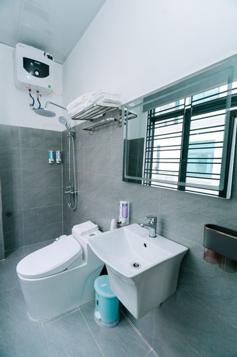 Bathroom 8