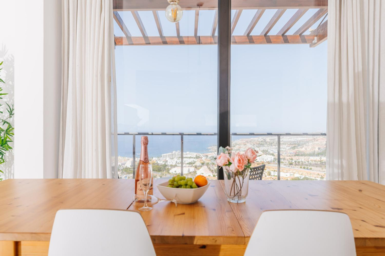 Facilities 5, Sunset White Villa - Ocean view, Jakuzzi, Heated Pool, Air-conditioning, Grill, Santa Cruz de Tenerife